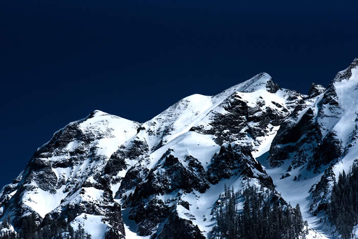 rocky-mountains-in-winter