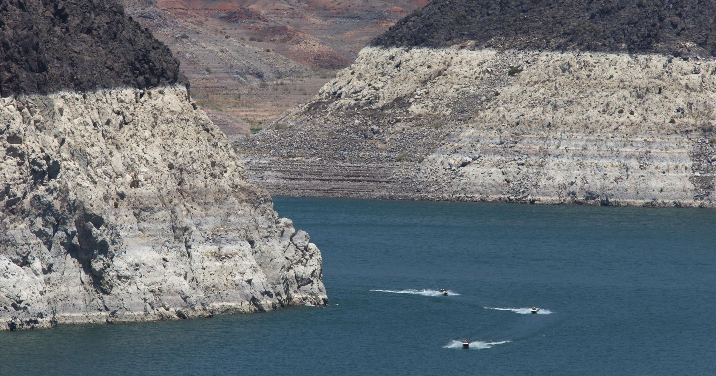 Lake Mead bathtub ring Mark Henle Arizona Republic