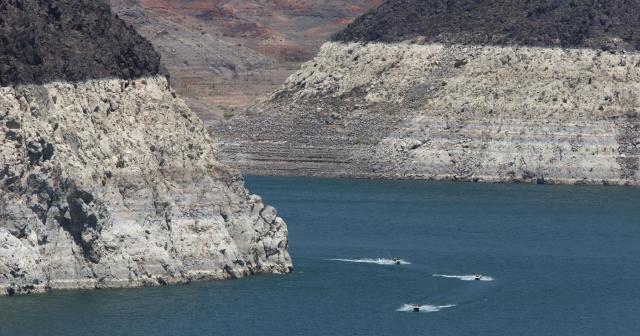Lake Mead bathtub ring Mark Henle Arizona Republic